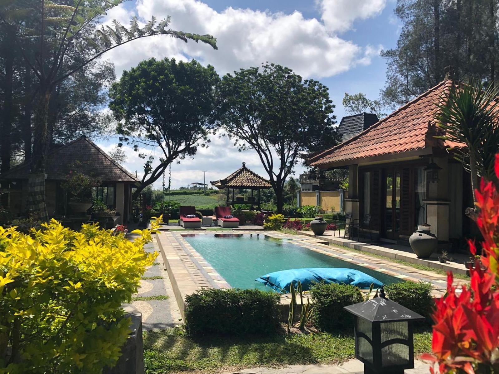Balinese Villa In Berastagi Exterior foto