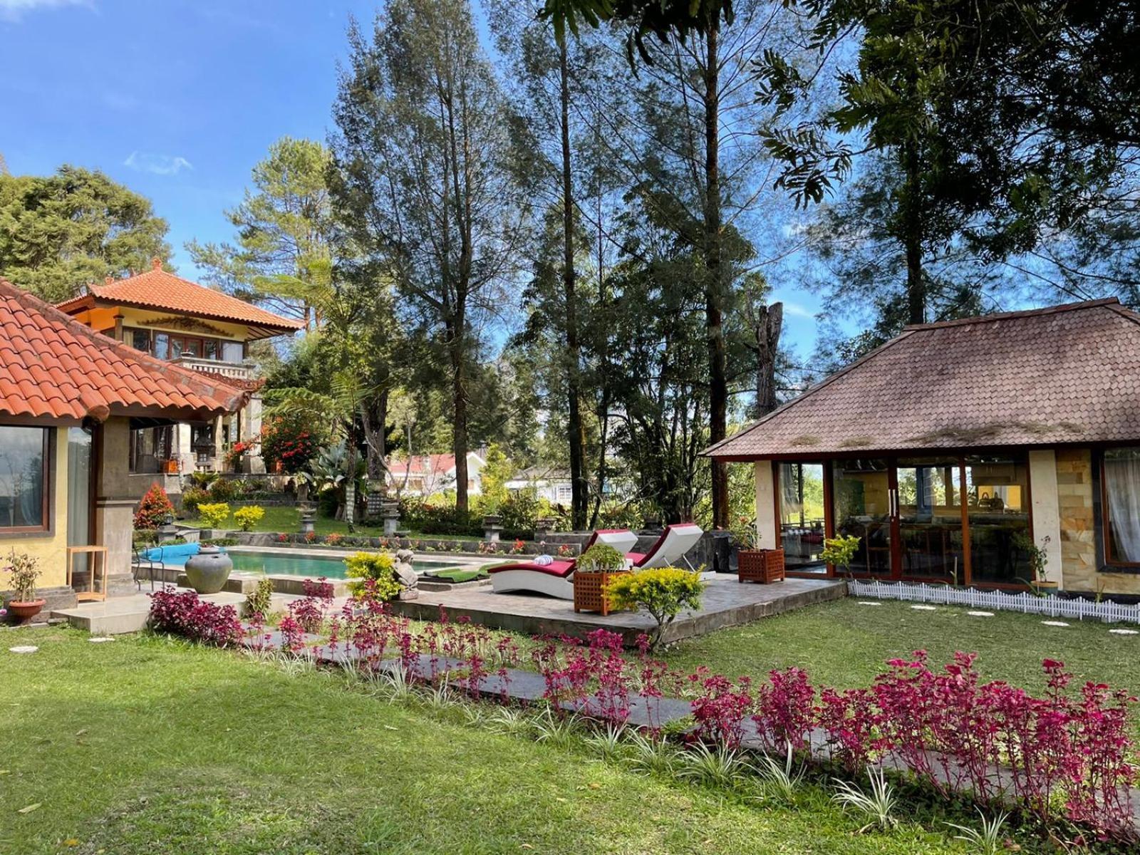 Balinese Villa In Berastagi Exterior foto